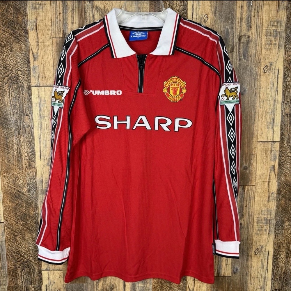 Red Soccer Jersey with Number 7 - Picture 2 of 7